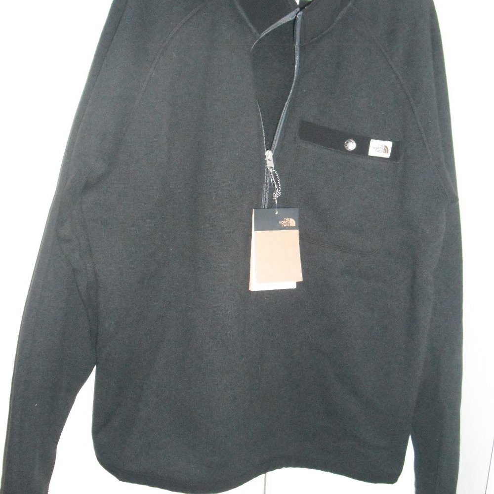 Men's North Face Half Zip Fleece, size M, NWT